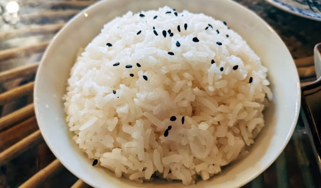 A bowl of white rice
