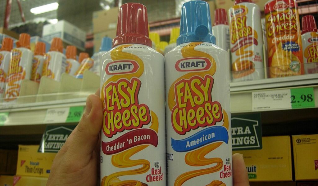 Canned cheese spray