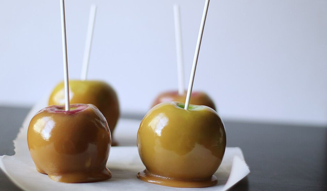 Caramel apples