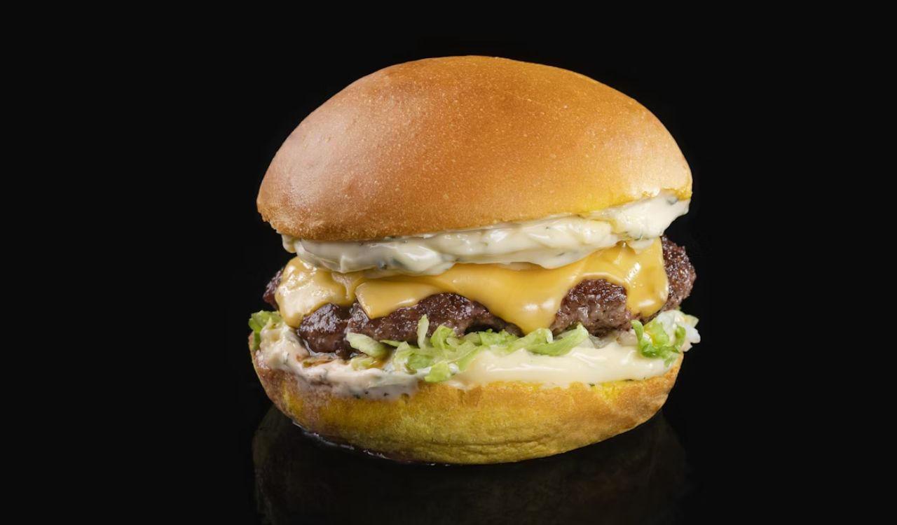 Cheeseburger with ranch
