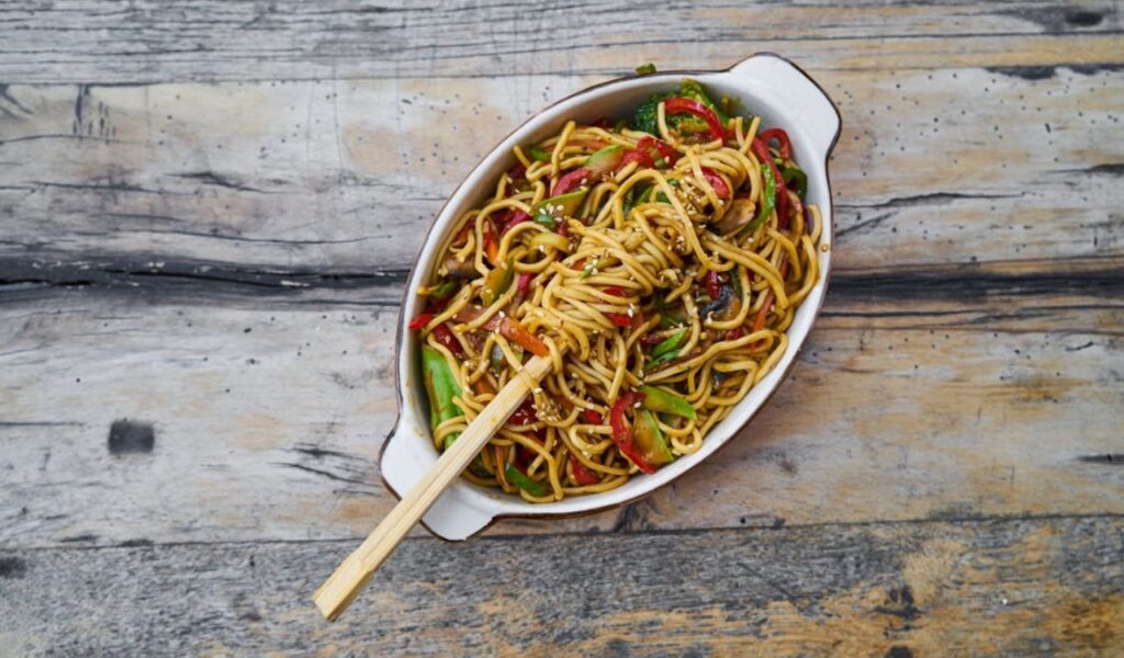 Cooked noodles in bowl