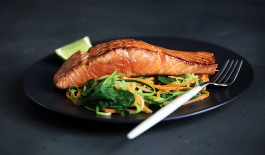 Salmon cooked vegetables