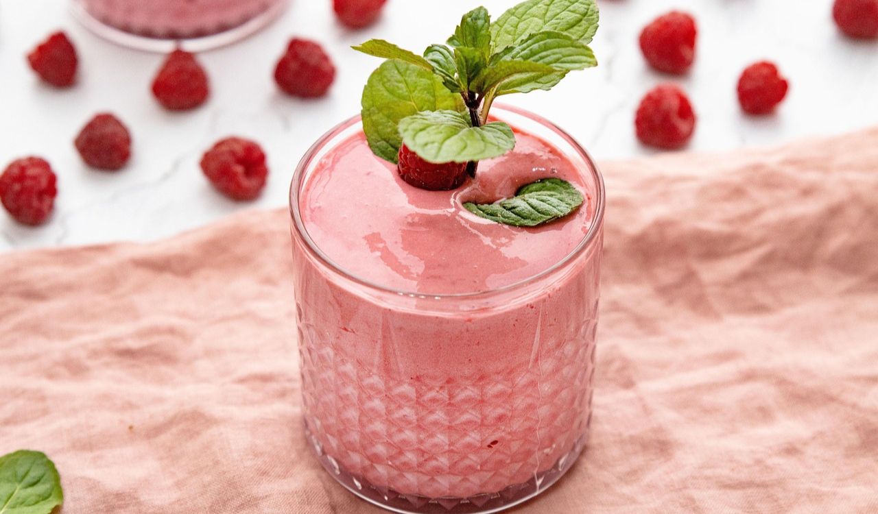 Smoothie, Juice, Raspberries image.