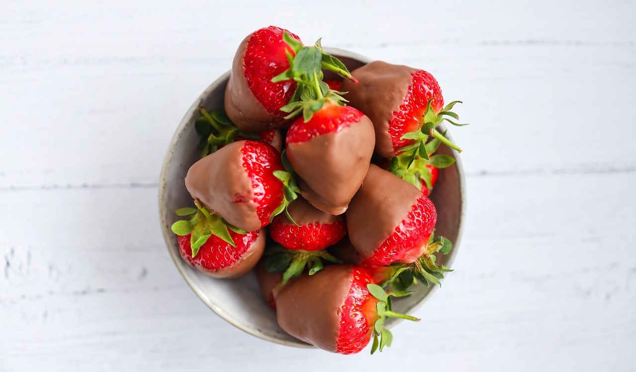 Strawberry, Chocolate-covered strawberries, Chocolate image.