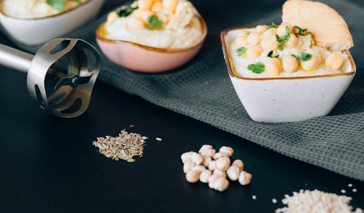 White Ceramic Bowl With White and Brown Food