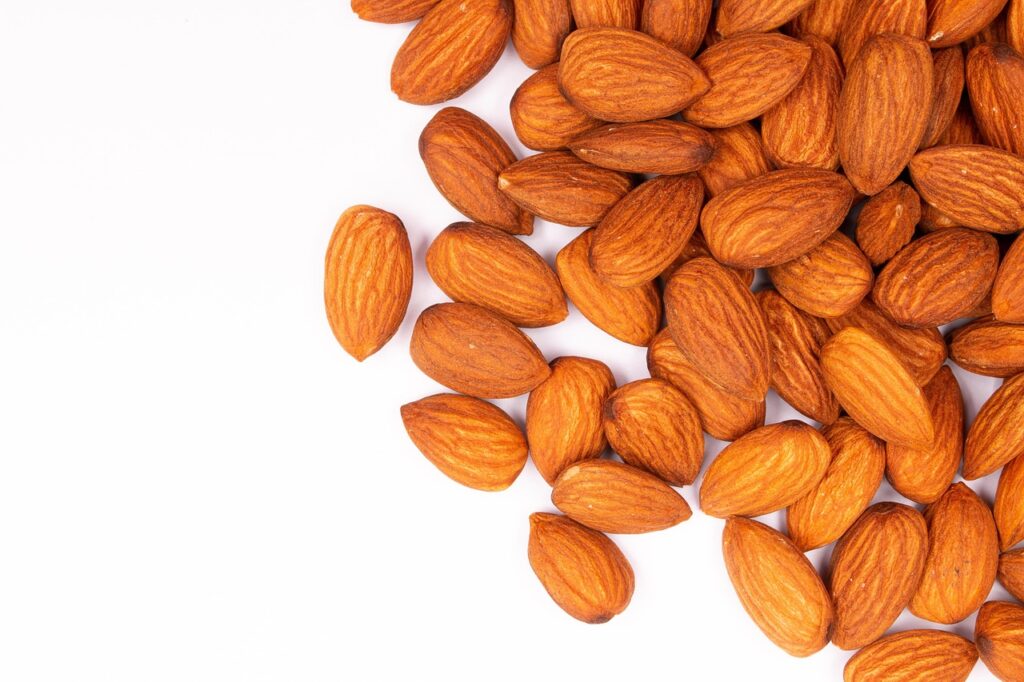 Almonds, Almond nuts, Unshelled almonds image.