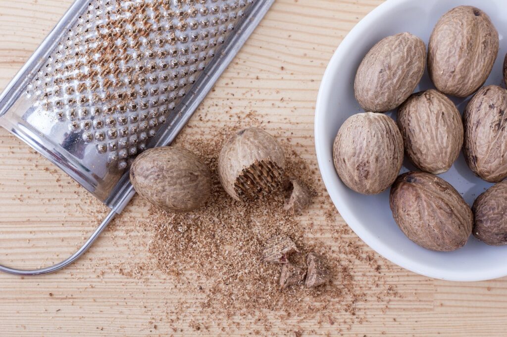 Nutmeg, Grater, Fresh image.