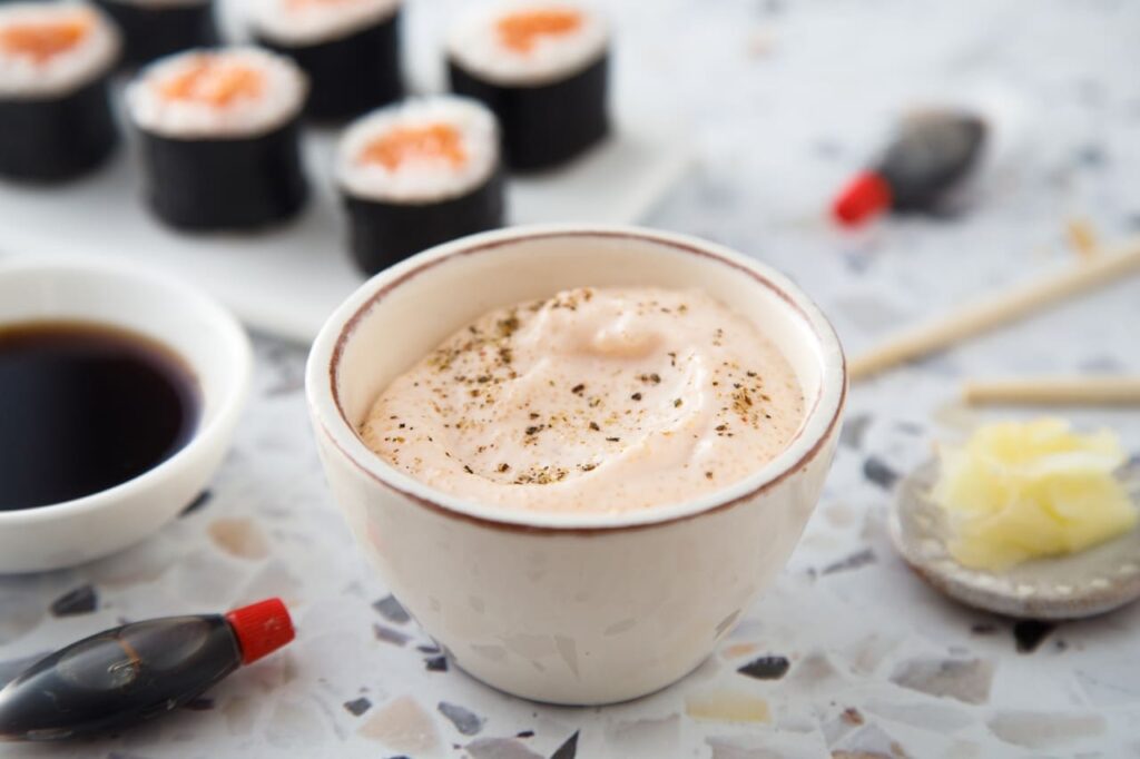Hot sriracha mayo for sushi rolls