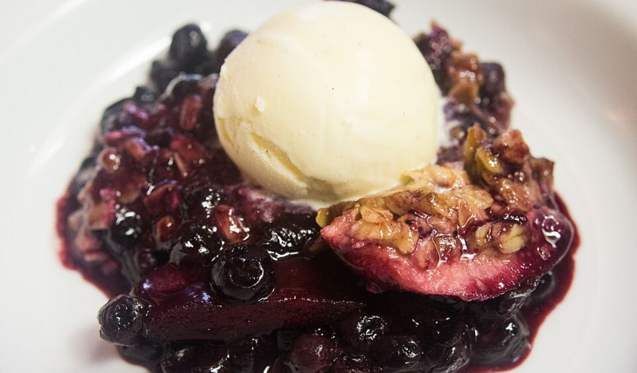 Blackberry cobbler
