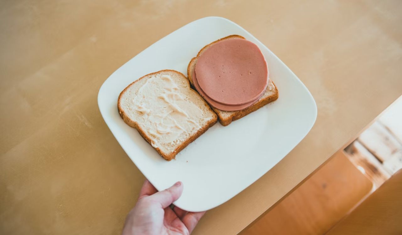 Bologna sandwich