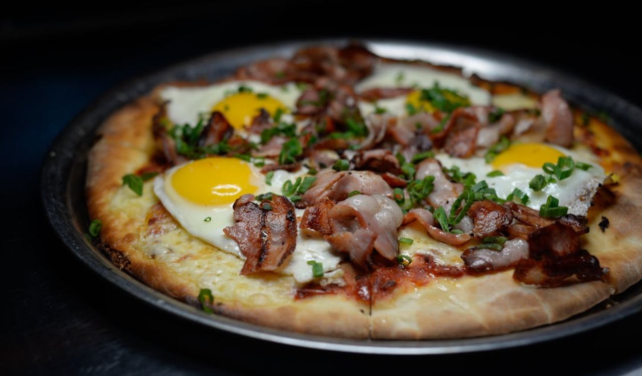 Breakfast pizza