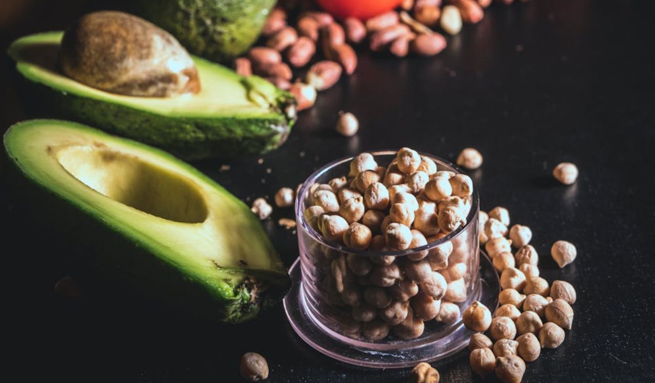 Chickpeas and avocado
