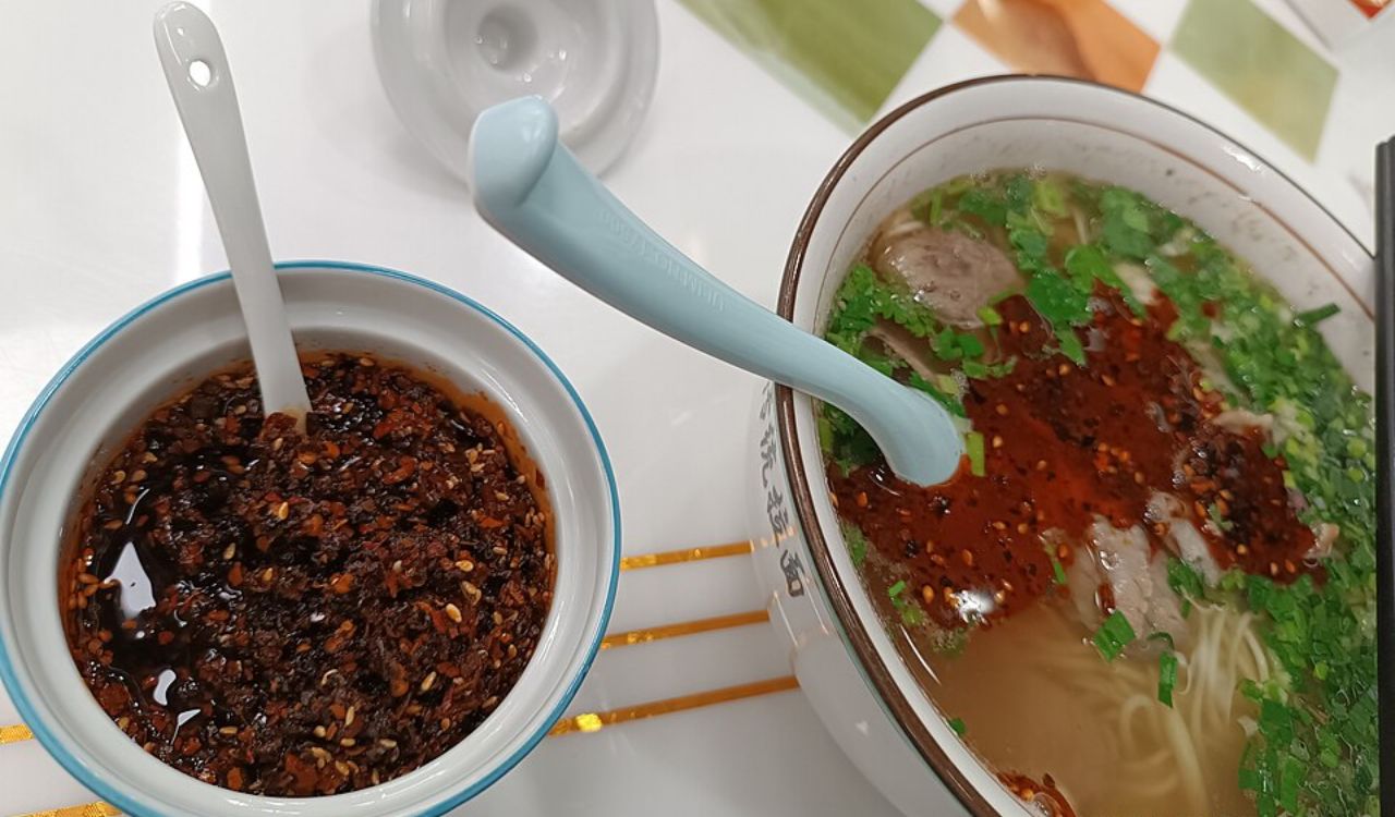 Chili and noodle soup