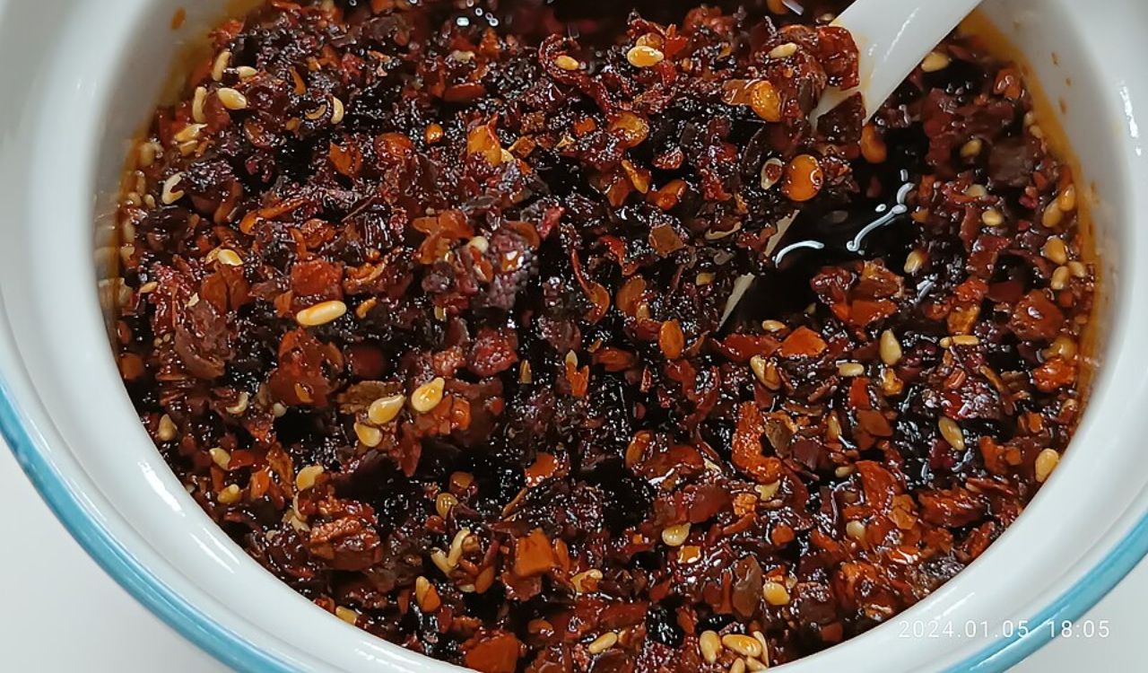 Chili crunch