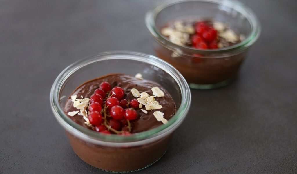 Chocolate pudding cups