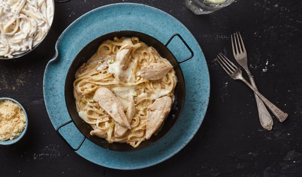 Creamy garlic parmesan chicken pasta