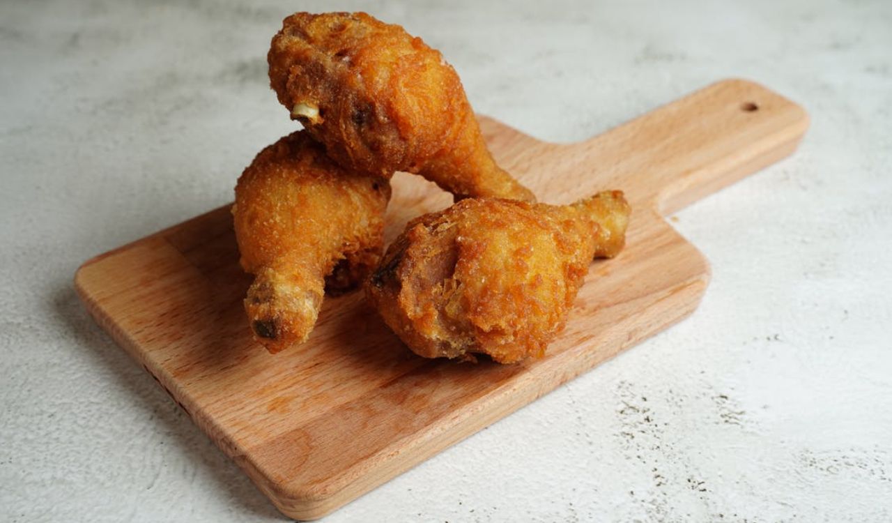 Fried chicken drumsticks