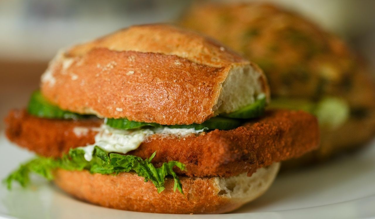 Fried fish sandwich