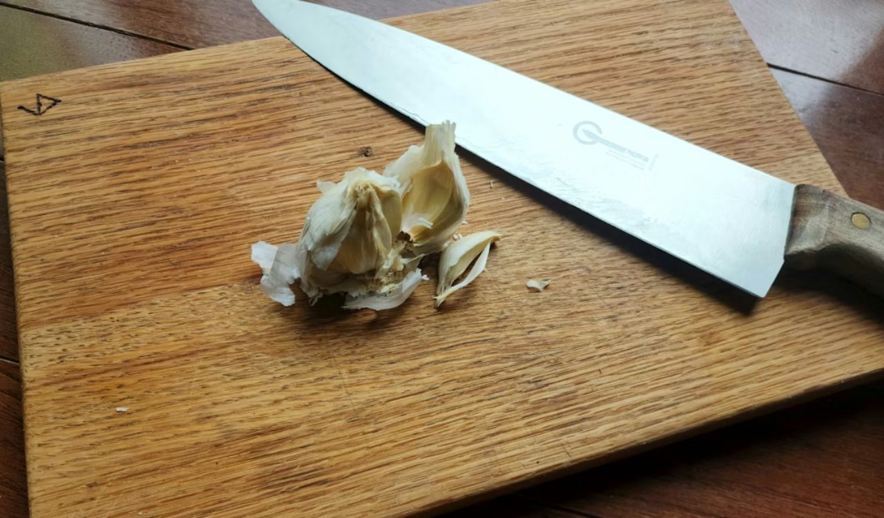Garlic on a chopping board