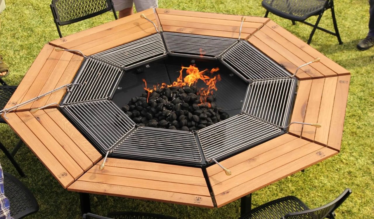 Jag Grill with charcoal