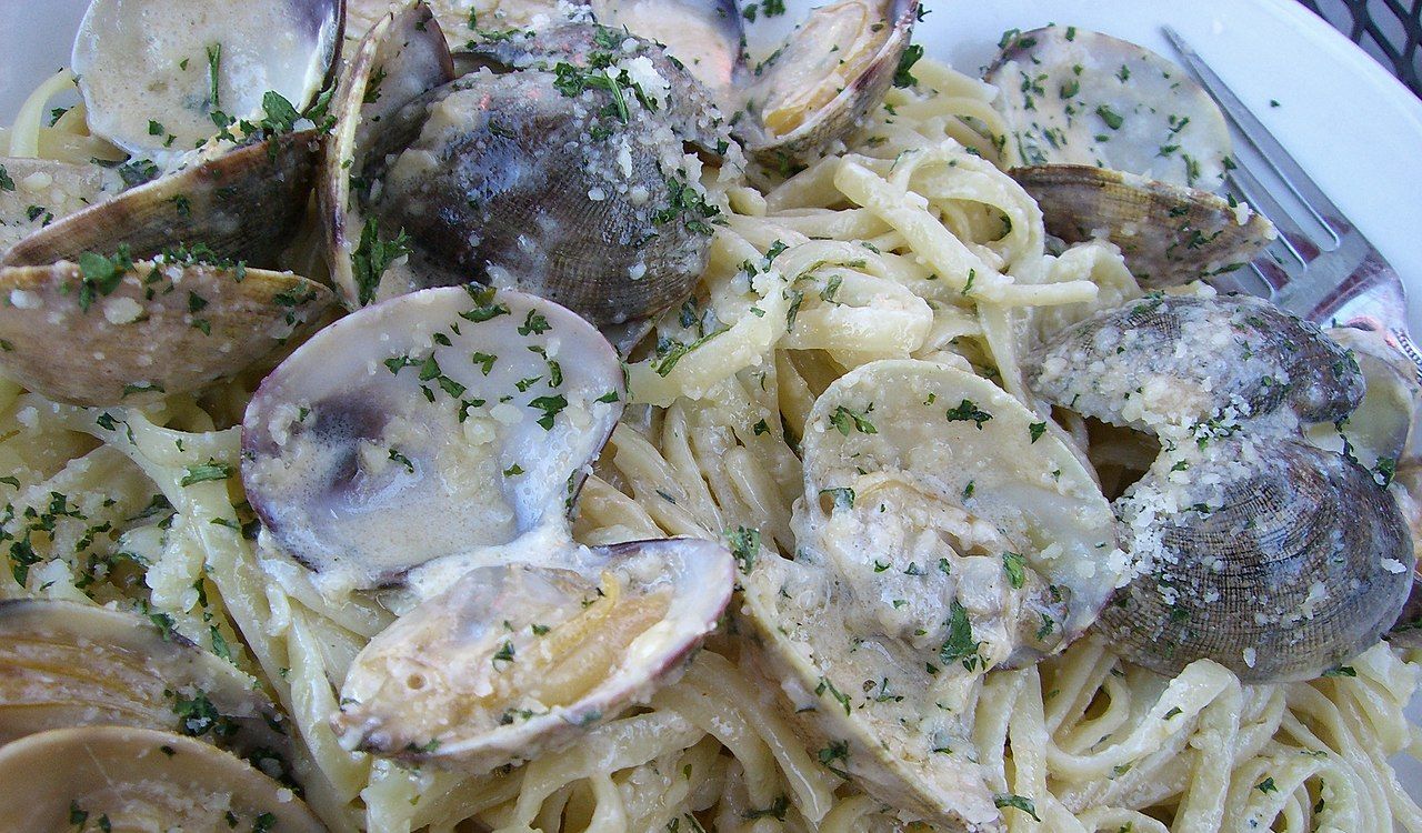 Linguine with clam sauce