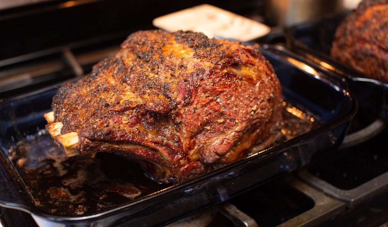 Prime rib roast bone-in
