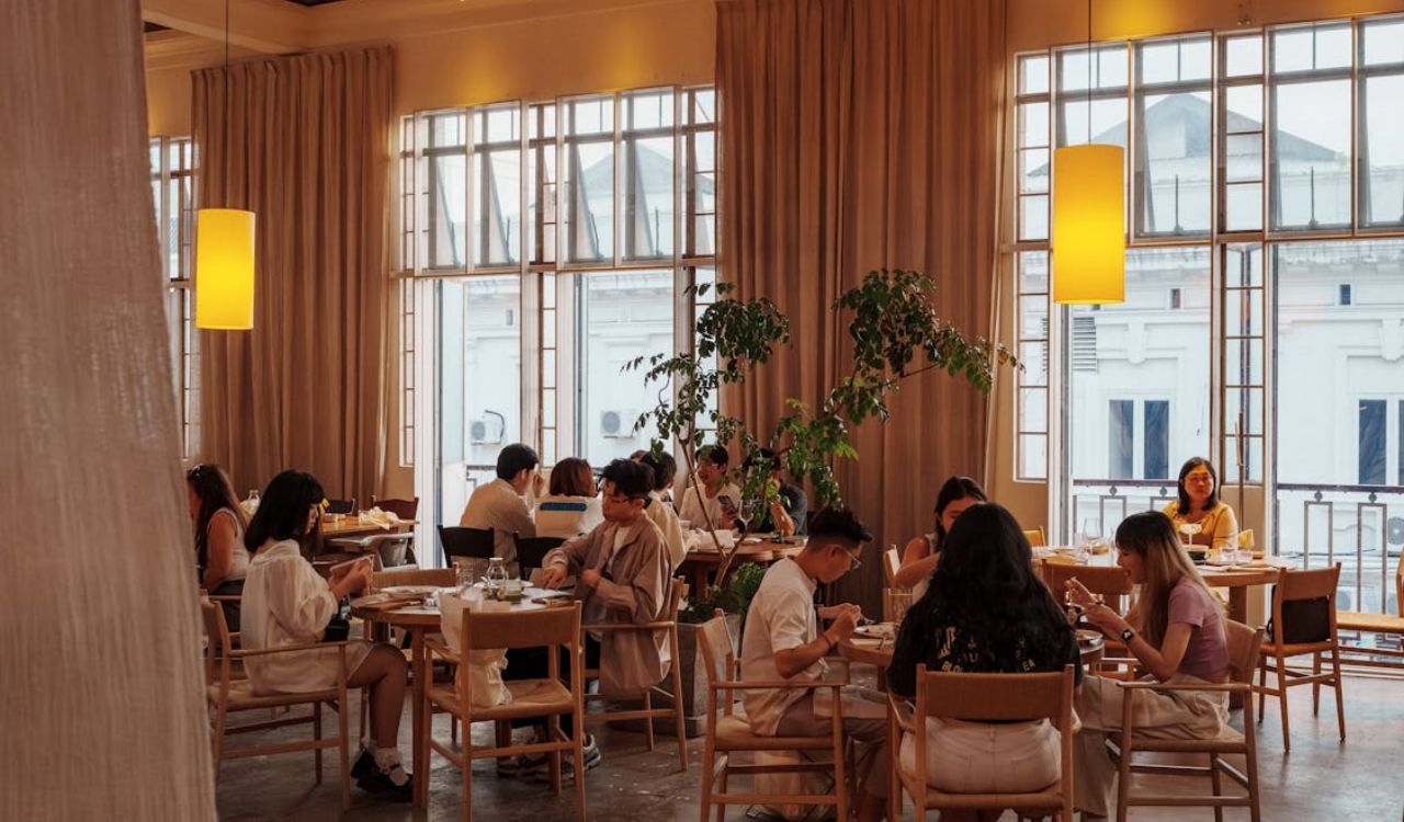 Restaurant dining