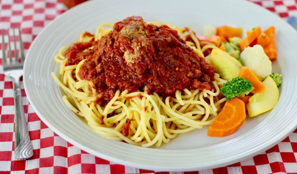 Spaghetti with red sauce