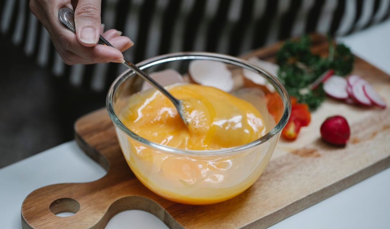 Whisking egg