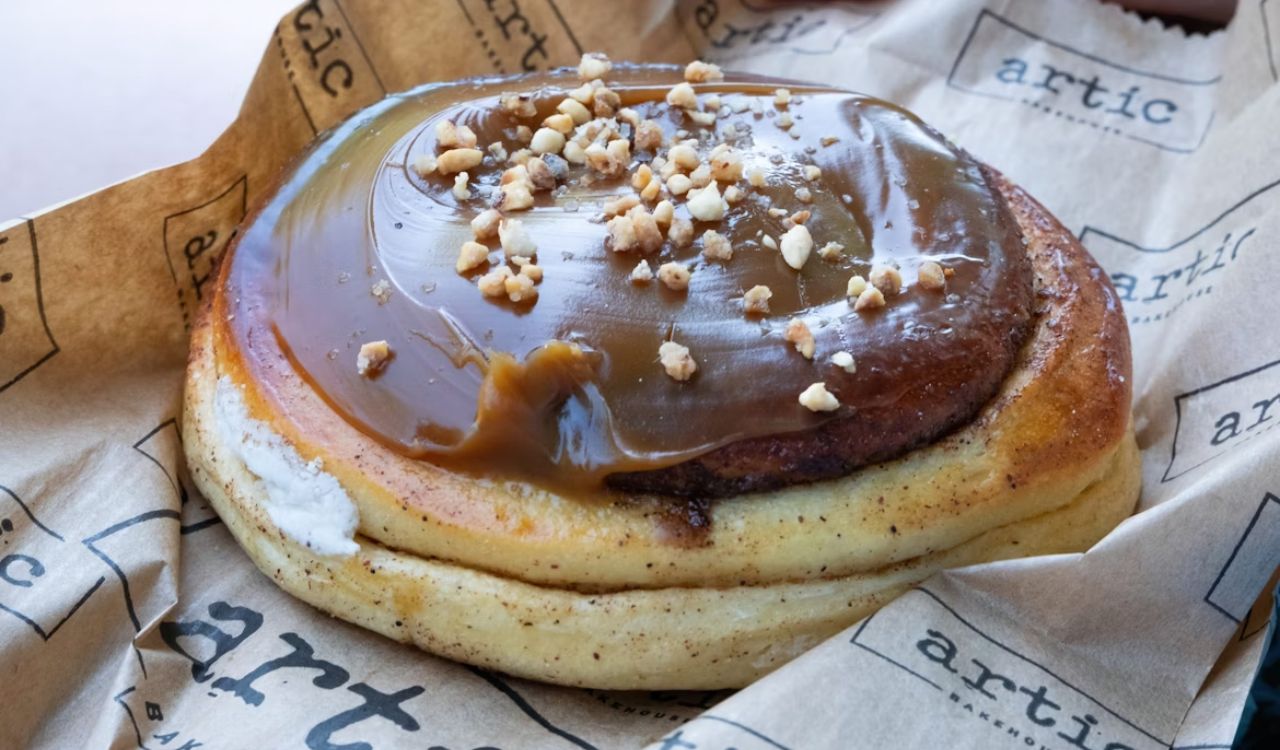 cinnamon roll and caramel sauce