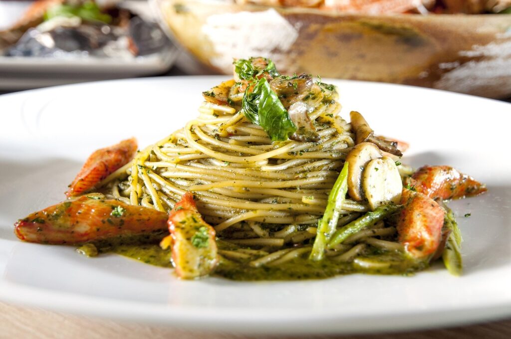 Crab meat, Basil, Pasta image.
