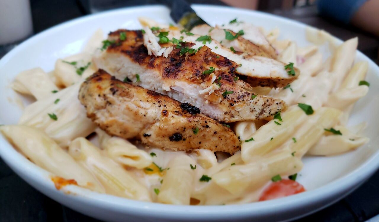 garlic parmesan chicken pasta