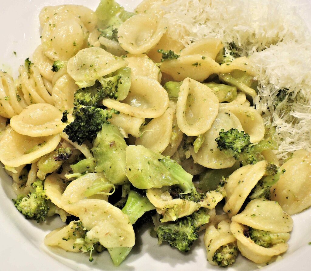 Orecchiette with Broccoli and Garlic