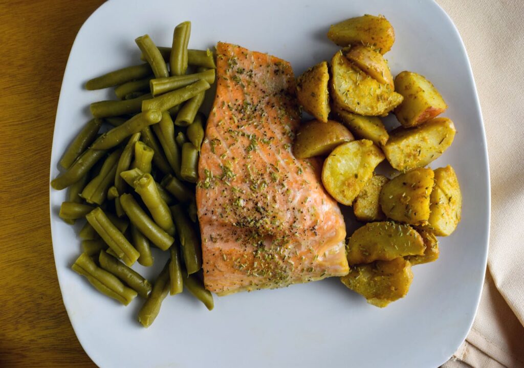 Baked Salmon with Green Beans