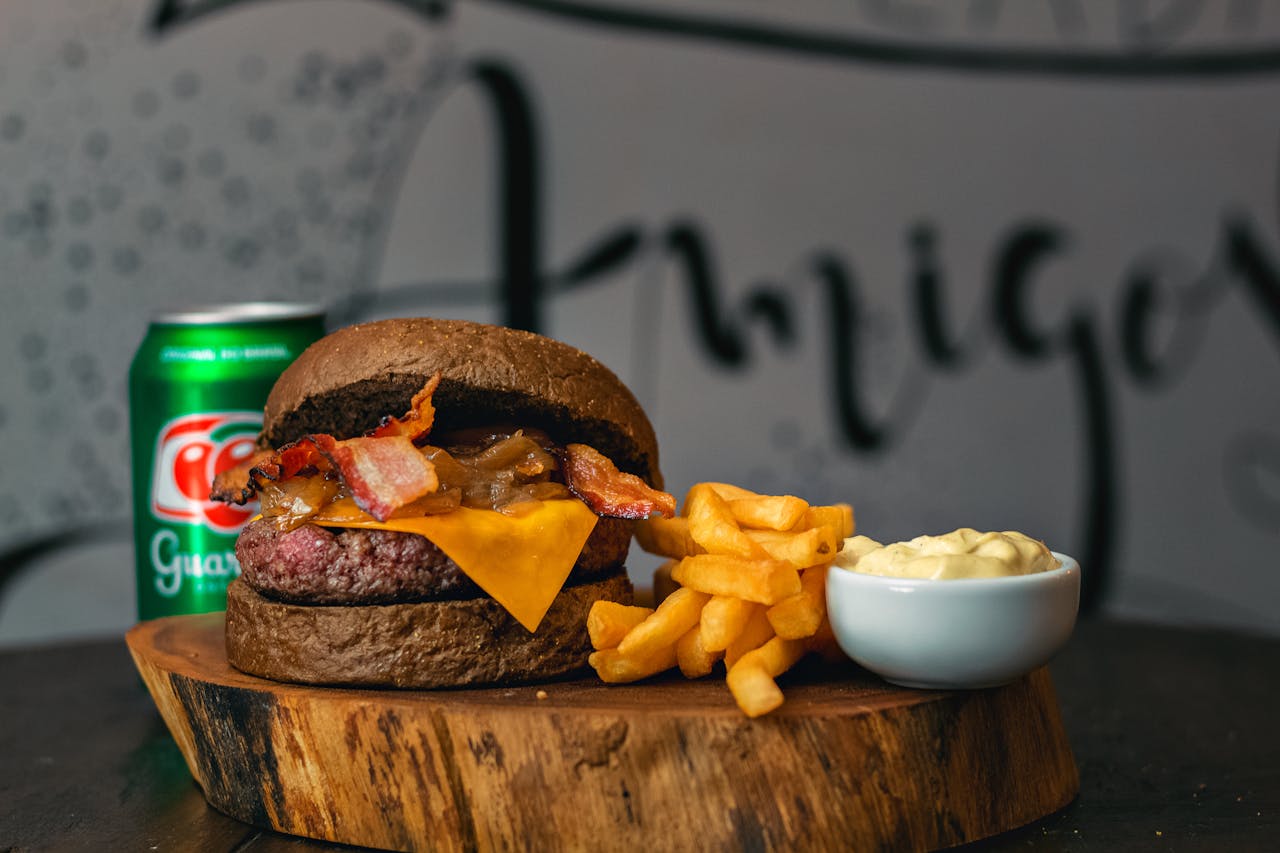 10 Best Cheeseburgers in America Ranked by Data