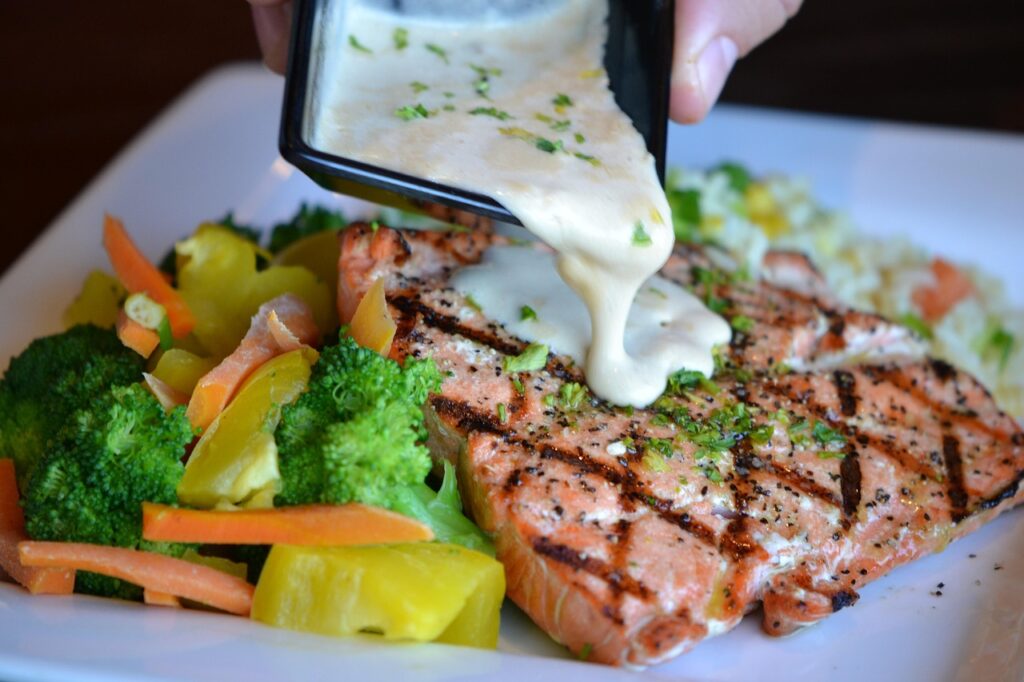 Grilled Salmon with Dill Yogurt Sauce