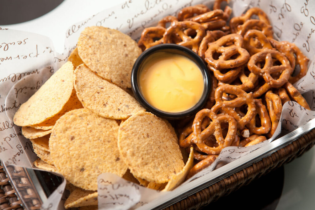 Pretzels with Mustard or Cheese Dip