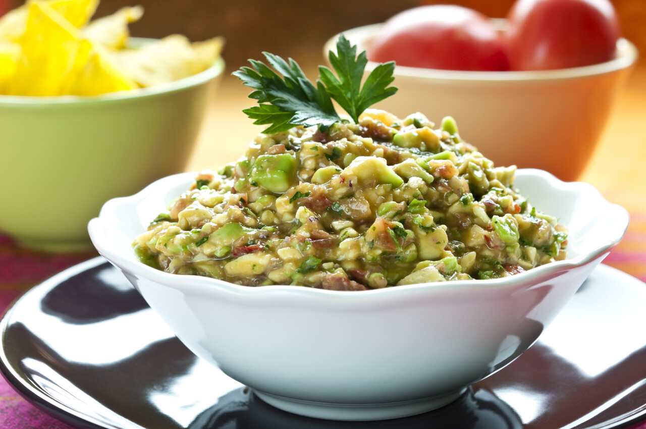 Love Guac? This Fresh Salad Lets You Make It the Main Event