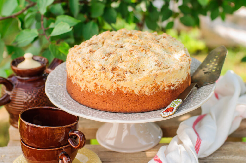 Apple Streusel Cake