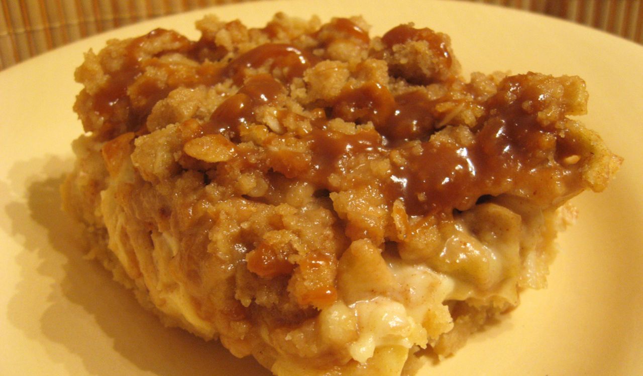 Apple streusel bars