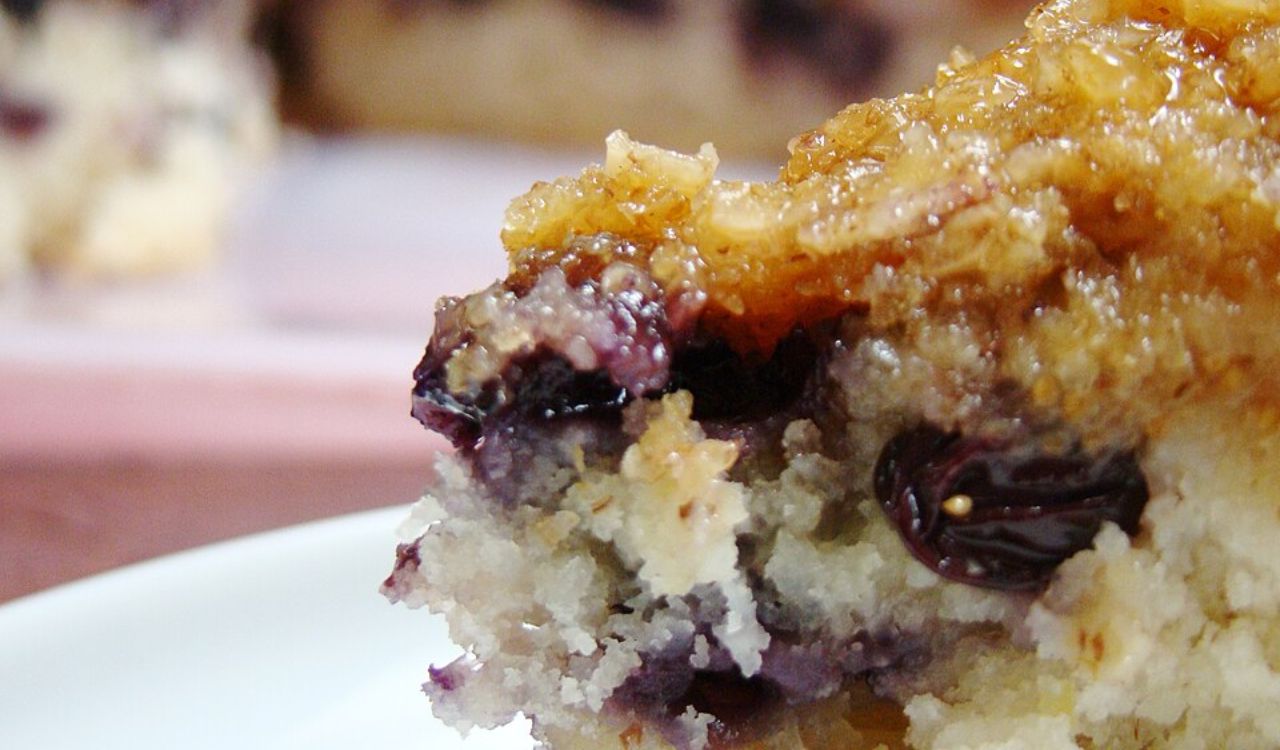 Blueberry coffee cake