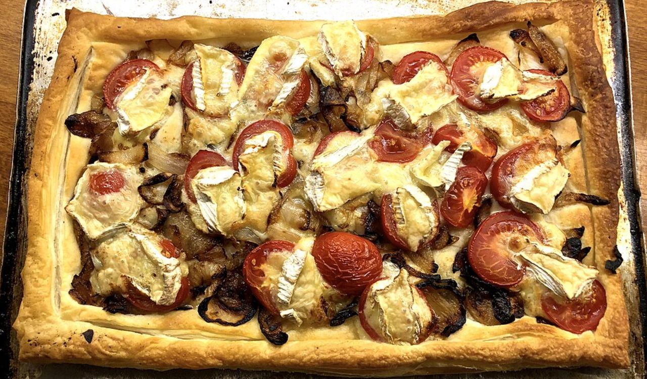 Cheese and tomato tart