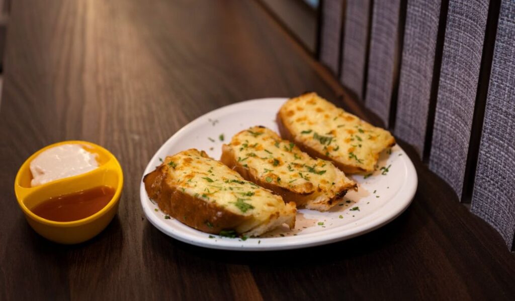 Cheesy garlic bread