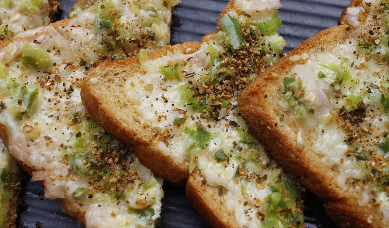 Cheesy garlic toast