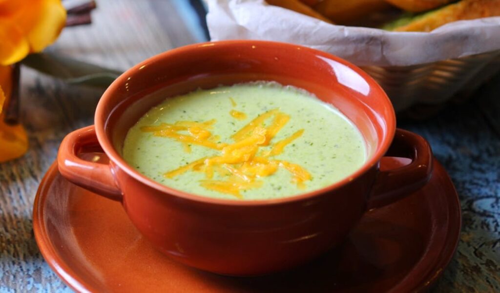 Creamy broccoli cheddar soup