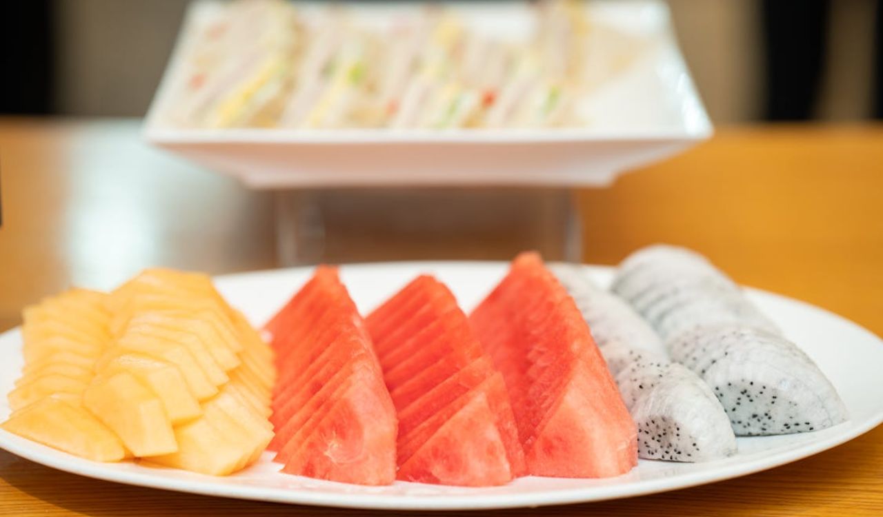 Fresh fruit slices