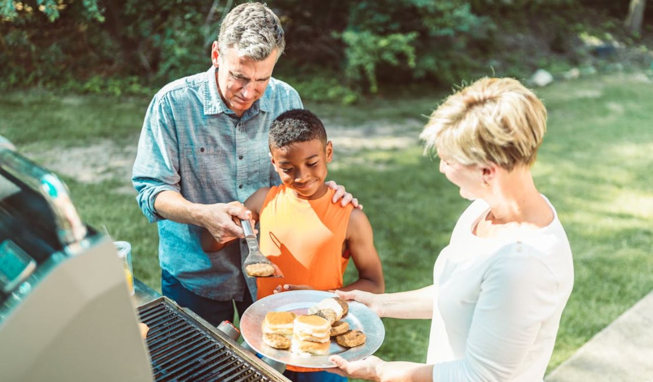 Grilling burgers