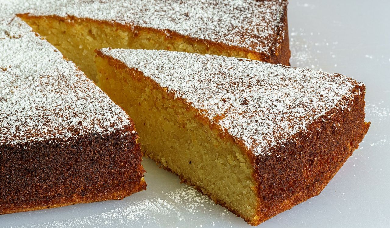 Lemon almond cake
