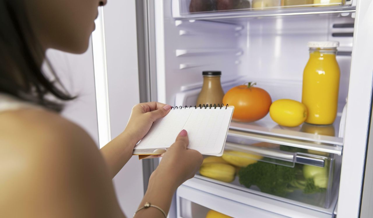 Opening fridge and holding checklist