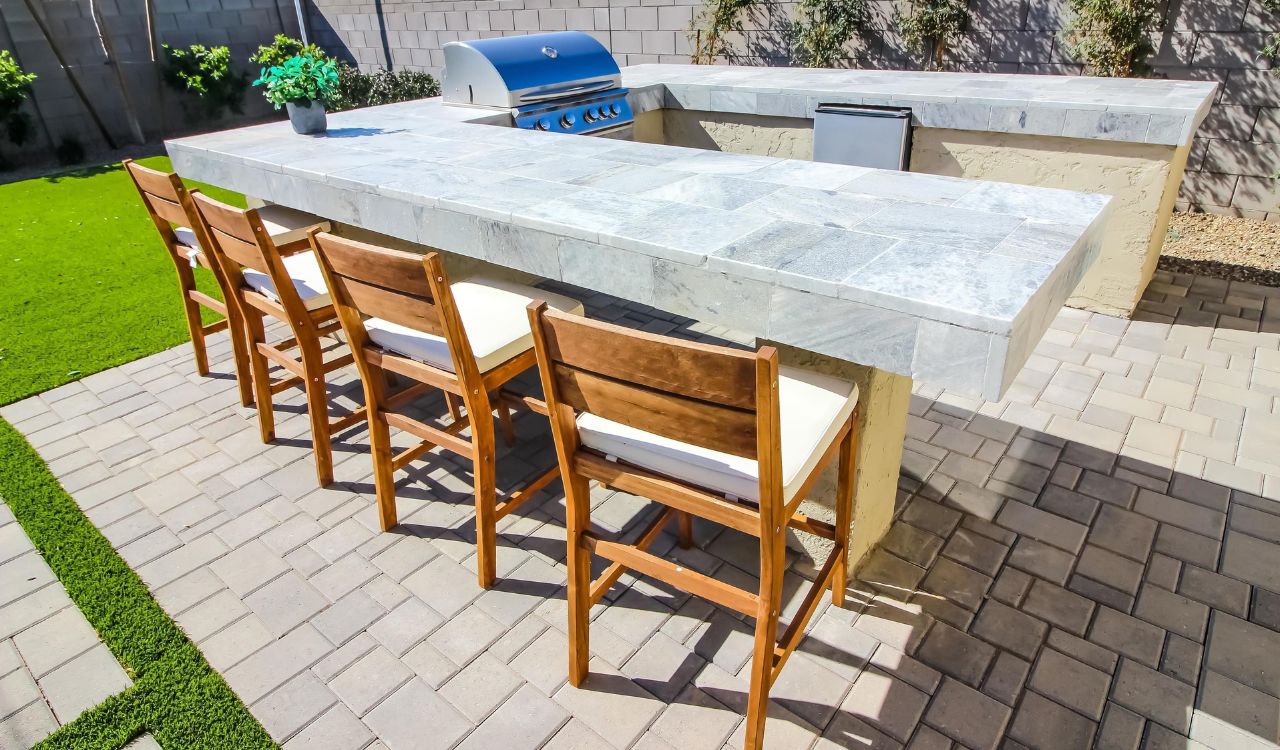 Outdoor kitchen island